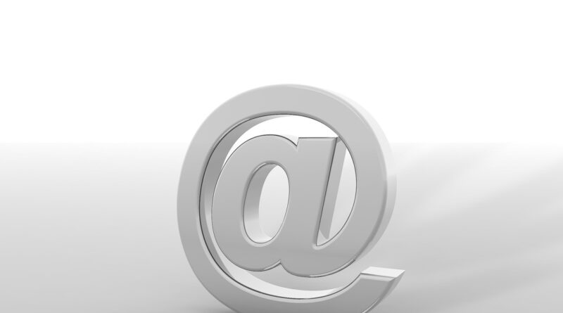 pola serangan umum email