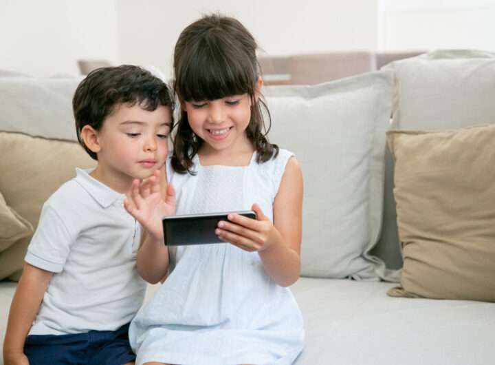 Ponsel Buat Anak Sakit Fisik Mental dan Sosial