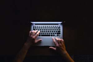 Memahami Dark Web dan Cara Mengaksesnya dengan Aman