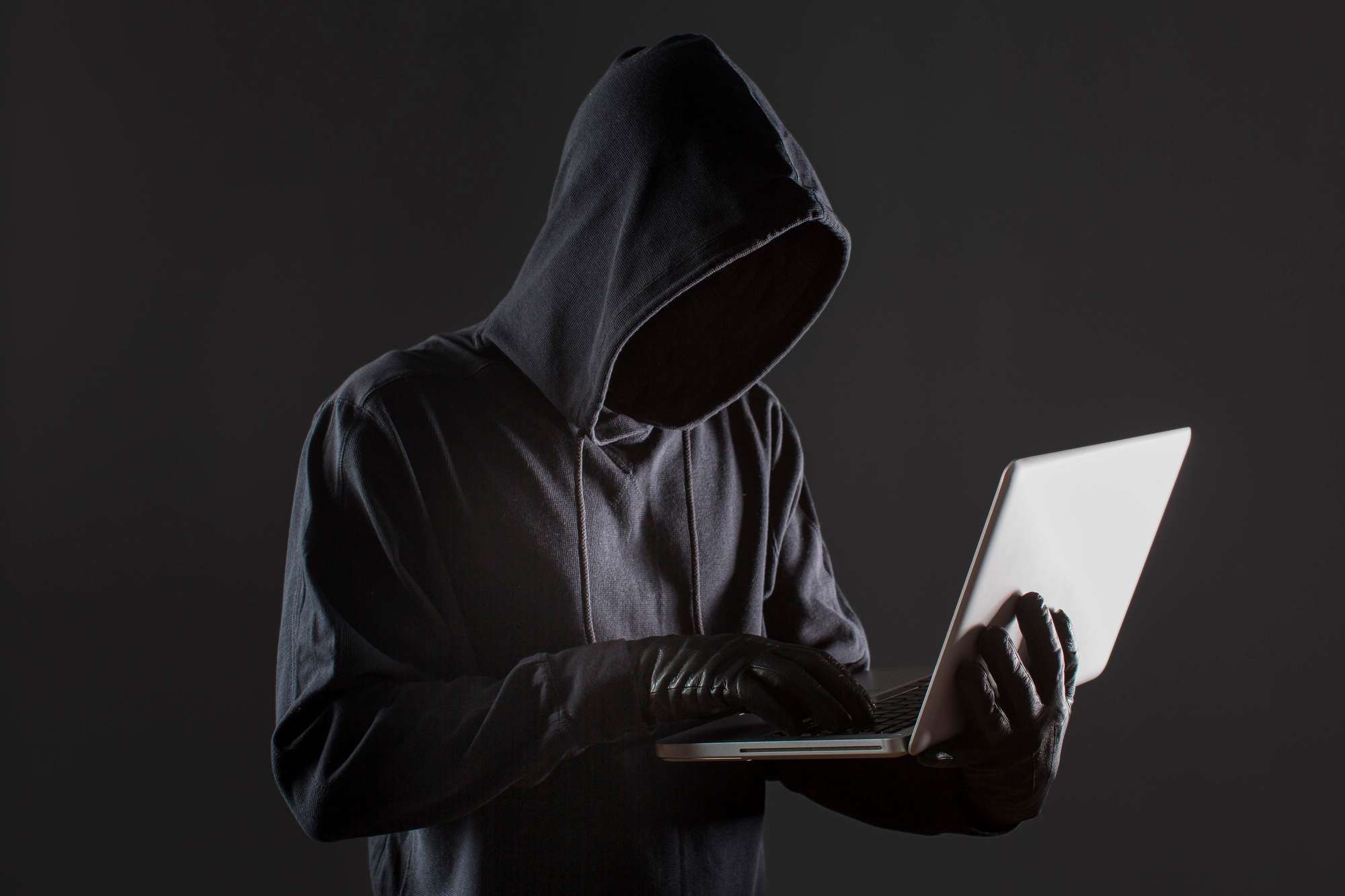 Hacker Kini Curi Data Anda di Tengah Jalan