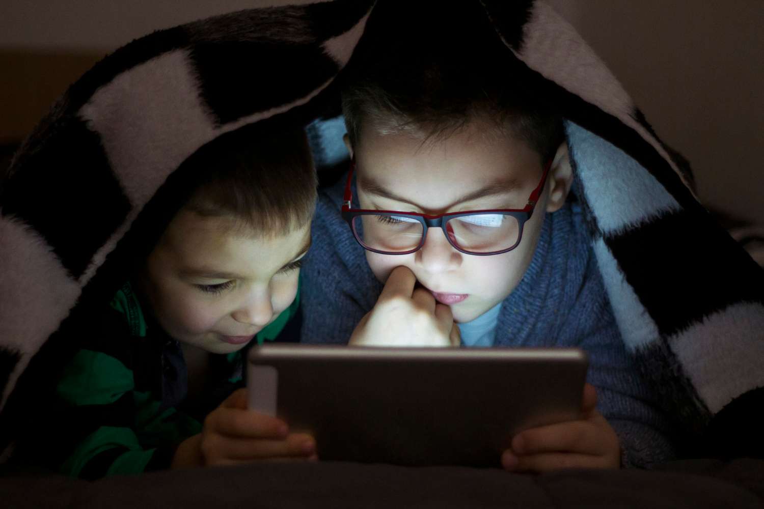 Lindungi Anak dari Spyware dan Stalkerware