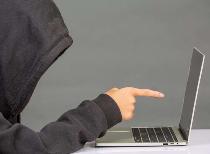 Gawat! Laman Login Outlook Disuntik Keylogger