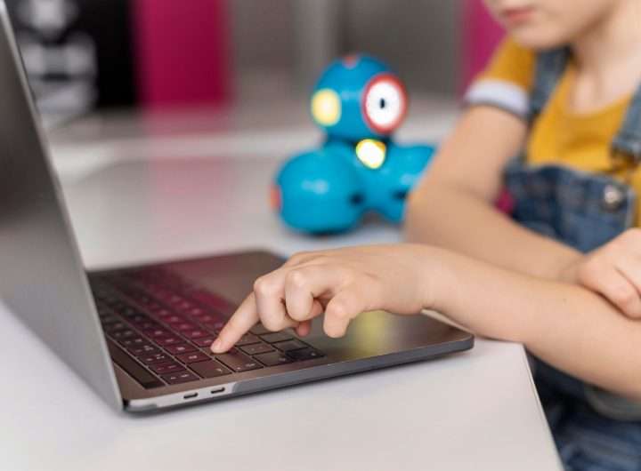 Panduan Perlindungan Identitas Digital Anak