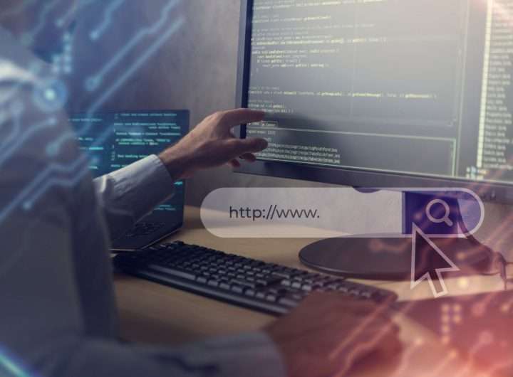 Penyusup di Balik Centang Resmi