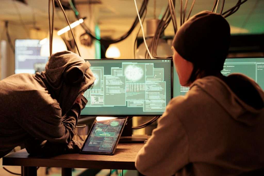 Mengupas Senjata Utama Peretas di Ruang Digital