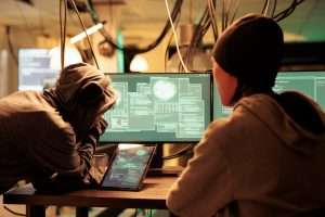 Mengupas Senjata Utama Peretas di Ruang Digital