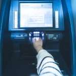 Cara Peretas Menguras ATM Menggunakan Ponsel Anda