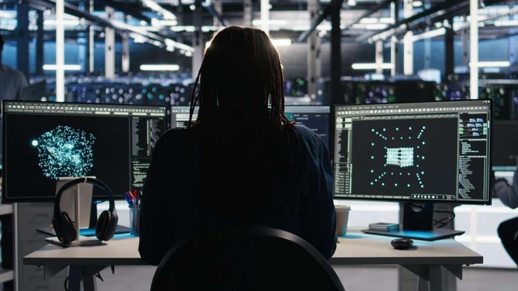 Menghadapi Ancaman Siber Tingkat Tinggi