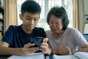 Panduan Chat Aman ESET untuk Anak