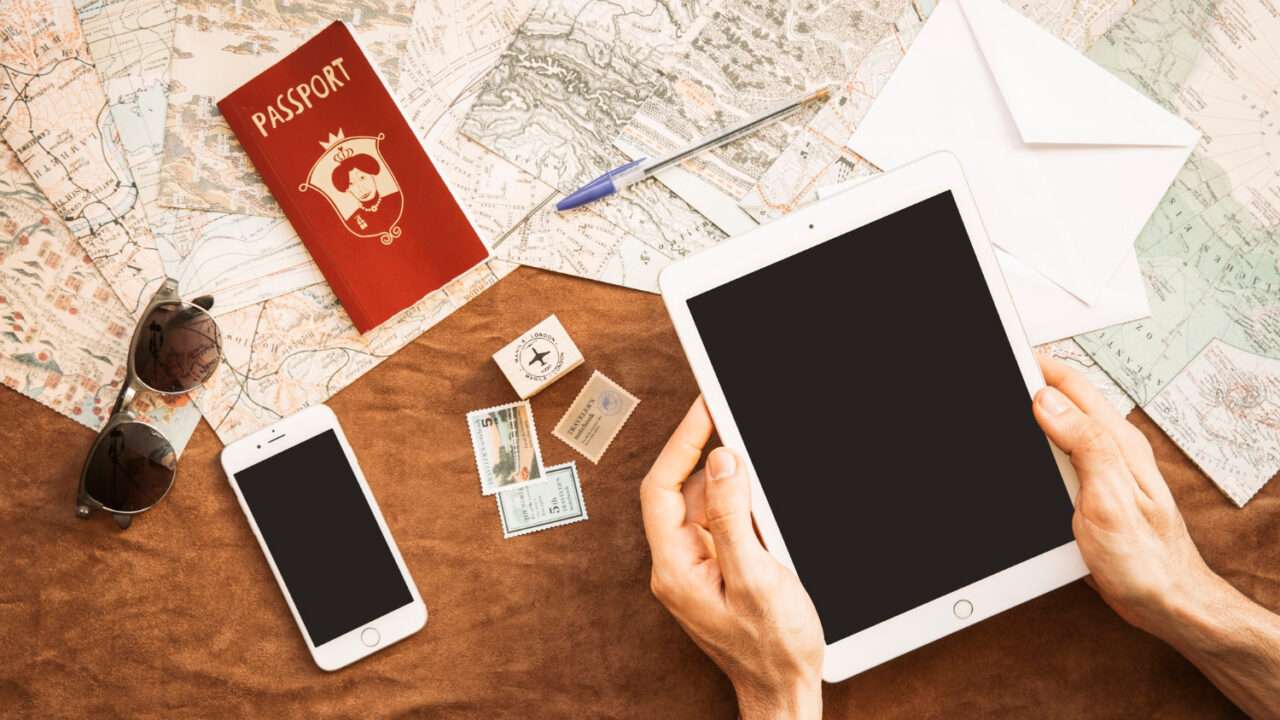 Bahaya Phising Airbnb dan Booking.Com