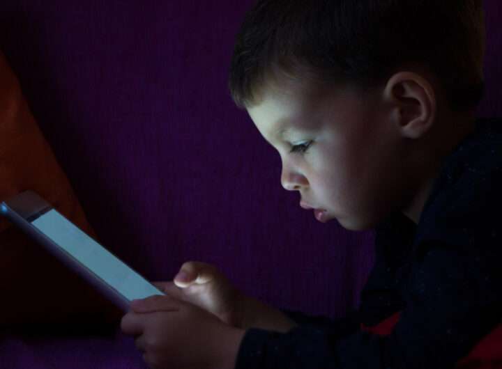 Apakah Anak Anda Kecanduan Internet? Ini Faktanya